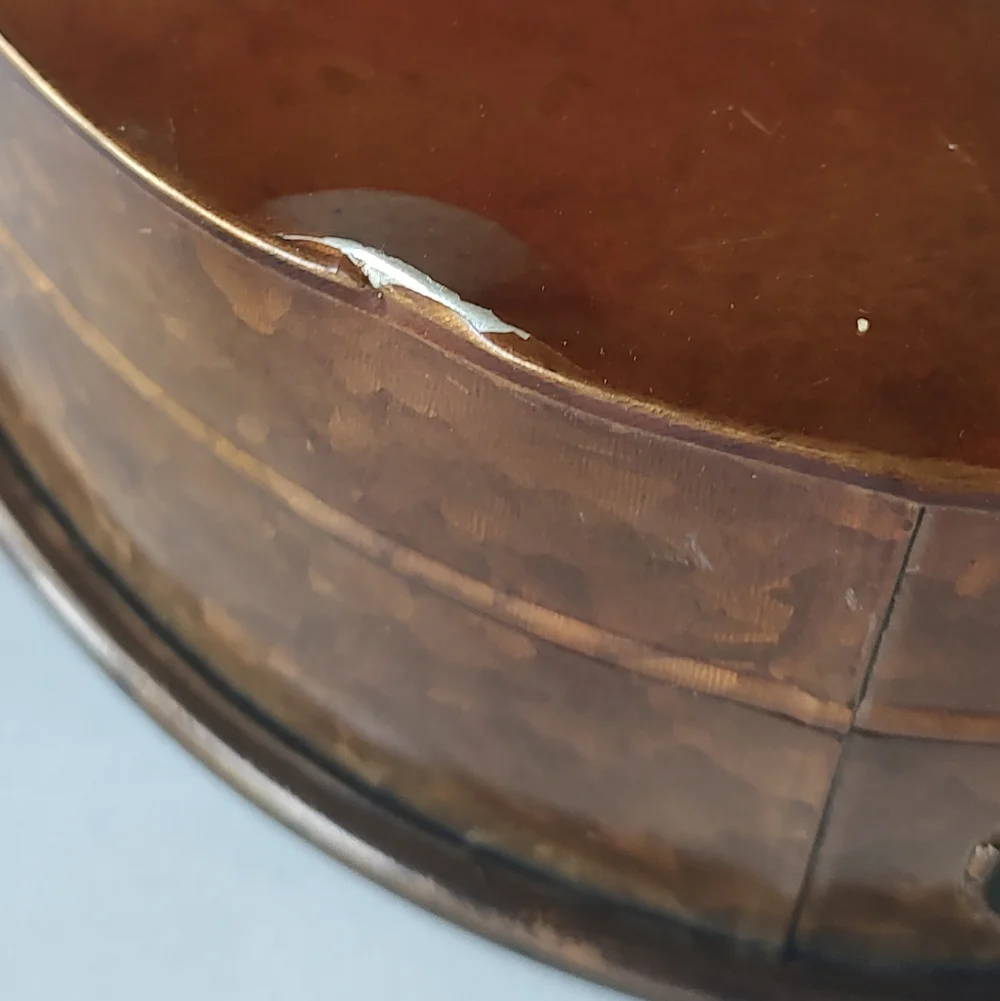 unbranded oval metal
